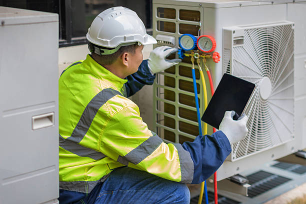 Professional Hvac Maintenance technician working in Northfield, IL